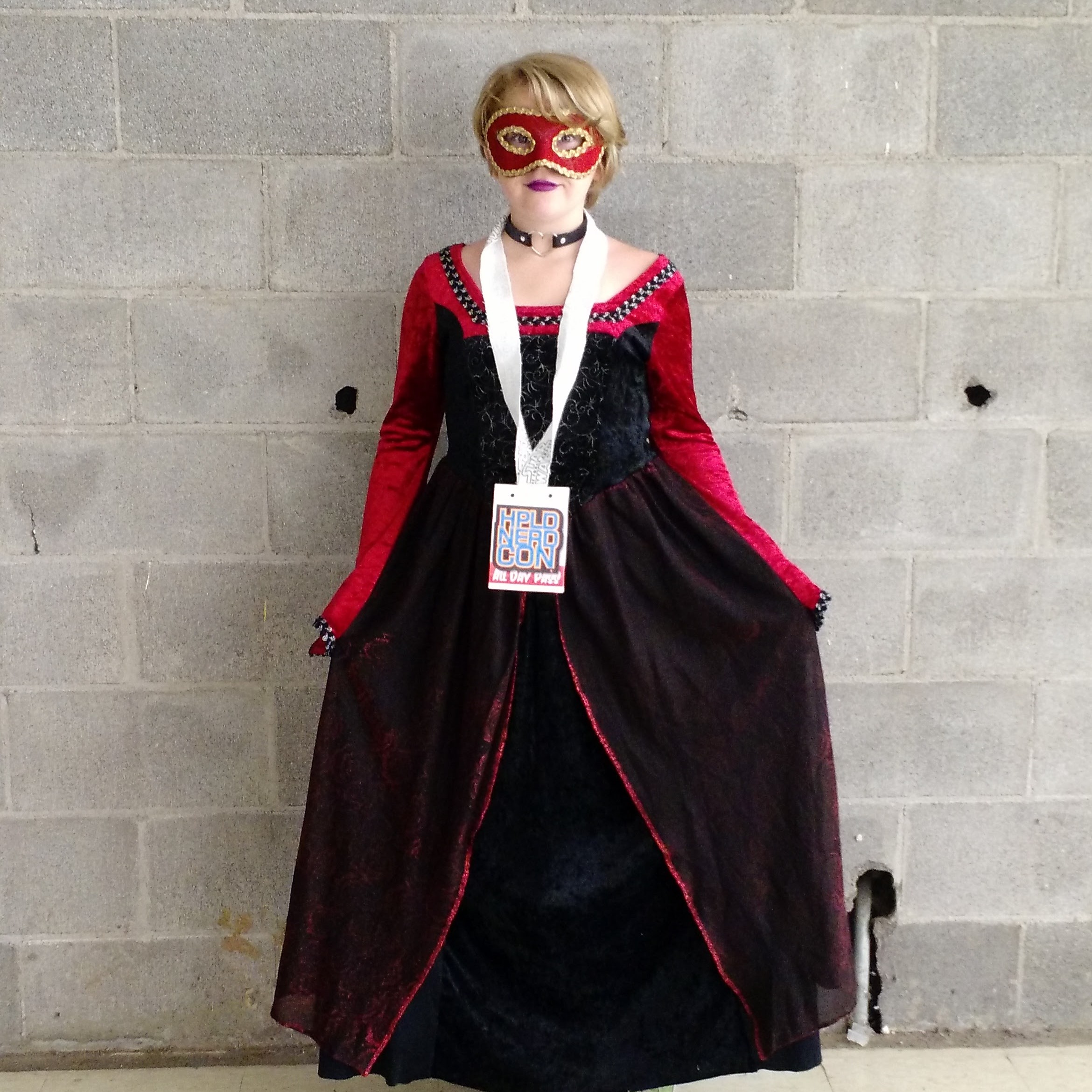 A cosplayer at the con.